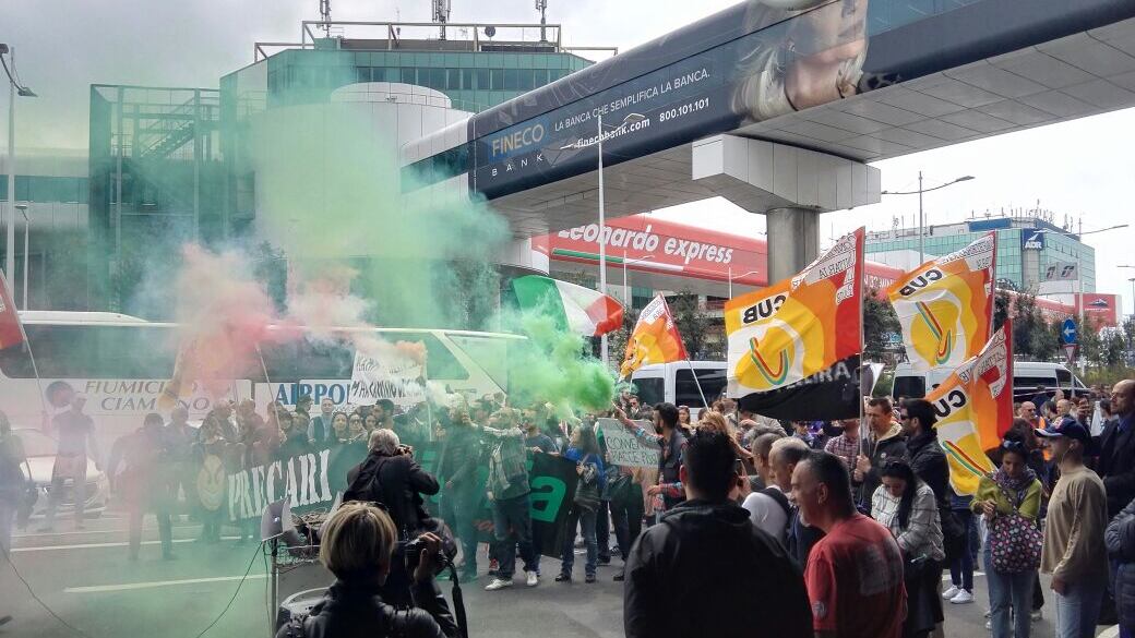Alitalia, la protesta fa cancellare sei voli su dieci