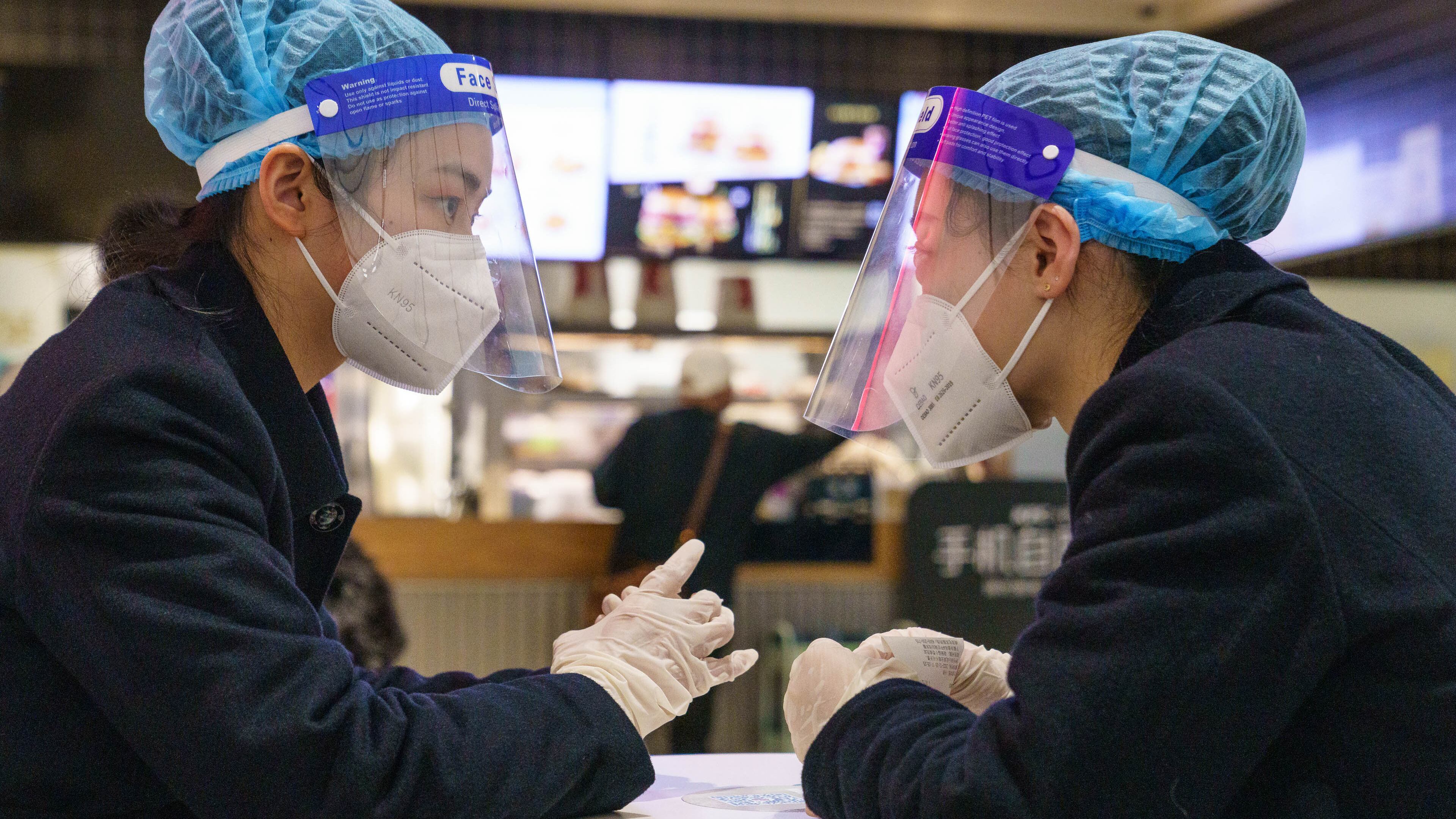 Ue, solo un mini accordo. "Test Covid raccomandato per chi parte dalla Cina"