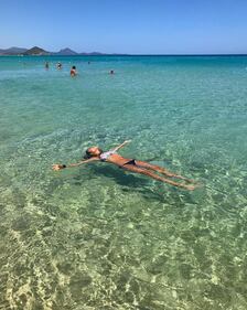 Giorgia Palmas, bikini sexy in Sardegna 2