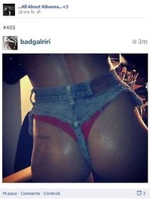 Rihanna mette in mostra il lato b e non solo 1