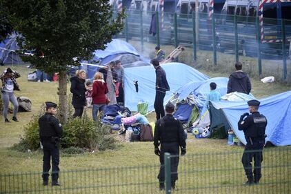 Francia, sgomberato campo migranti: "Troppa violenza" 1