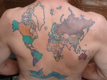 Il mondo tatuato sulla schiena 1