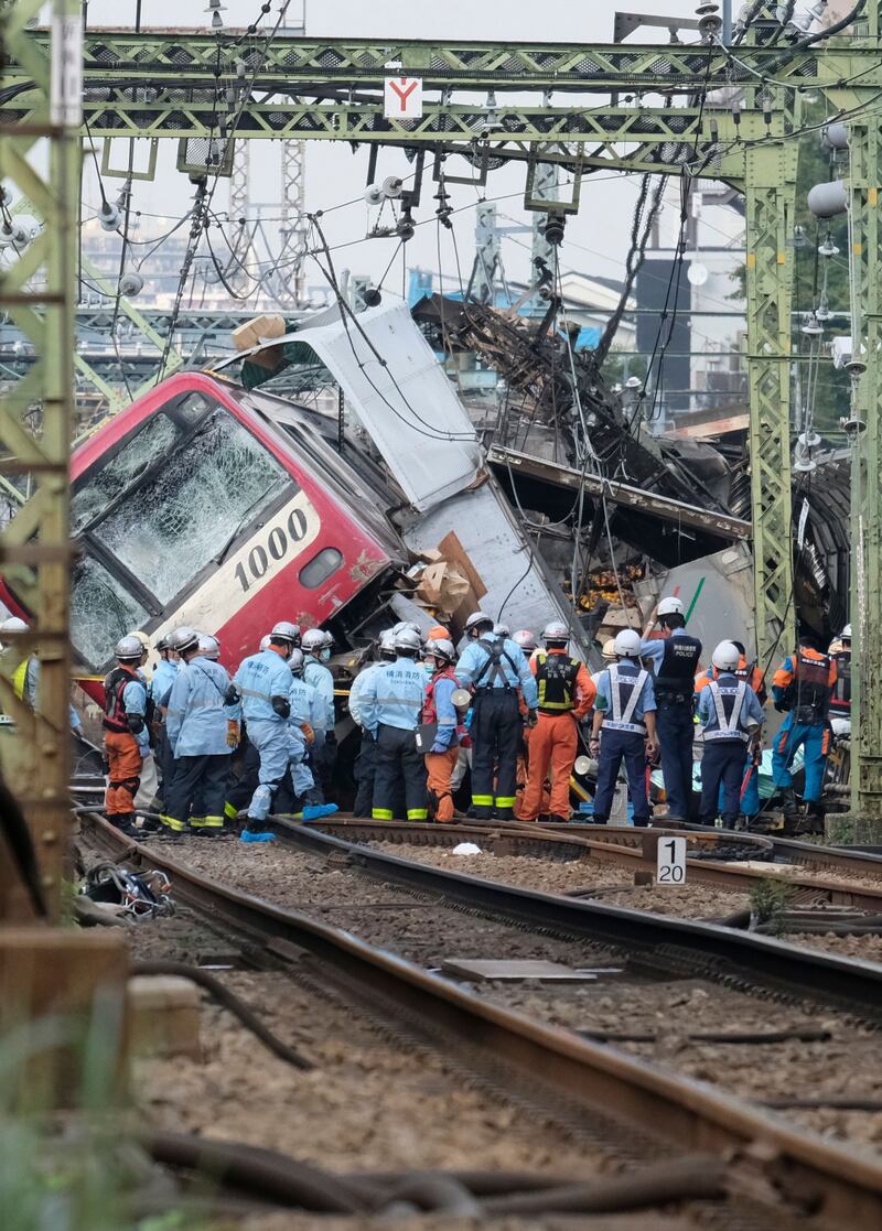 Giappone, treno e camion si scontrano a passaggio a livello 9