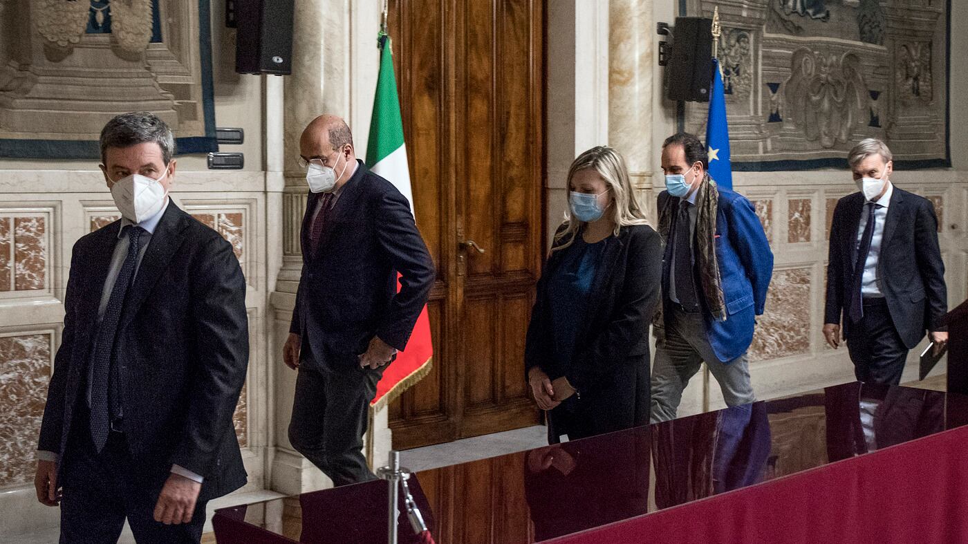 "Stiamo per passare all'incasso". Chi balla sulle macerie del Pd