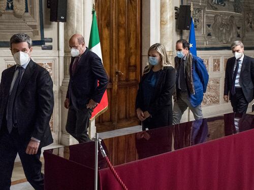 "Cittadinanza agli immigrati": la bozza della "lista" Pd per Draghi