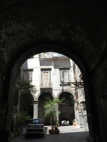 Napoli, il quartiere della Forcella 19