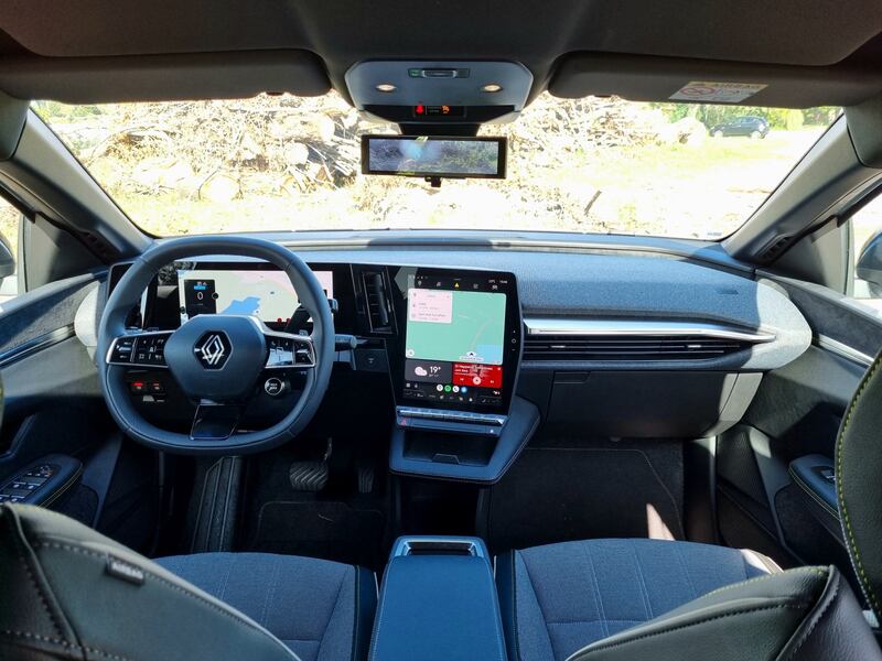 Renault Megane E-Tech Electric: guarda la gallery del crossover ibrido 15