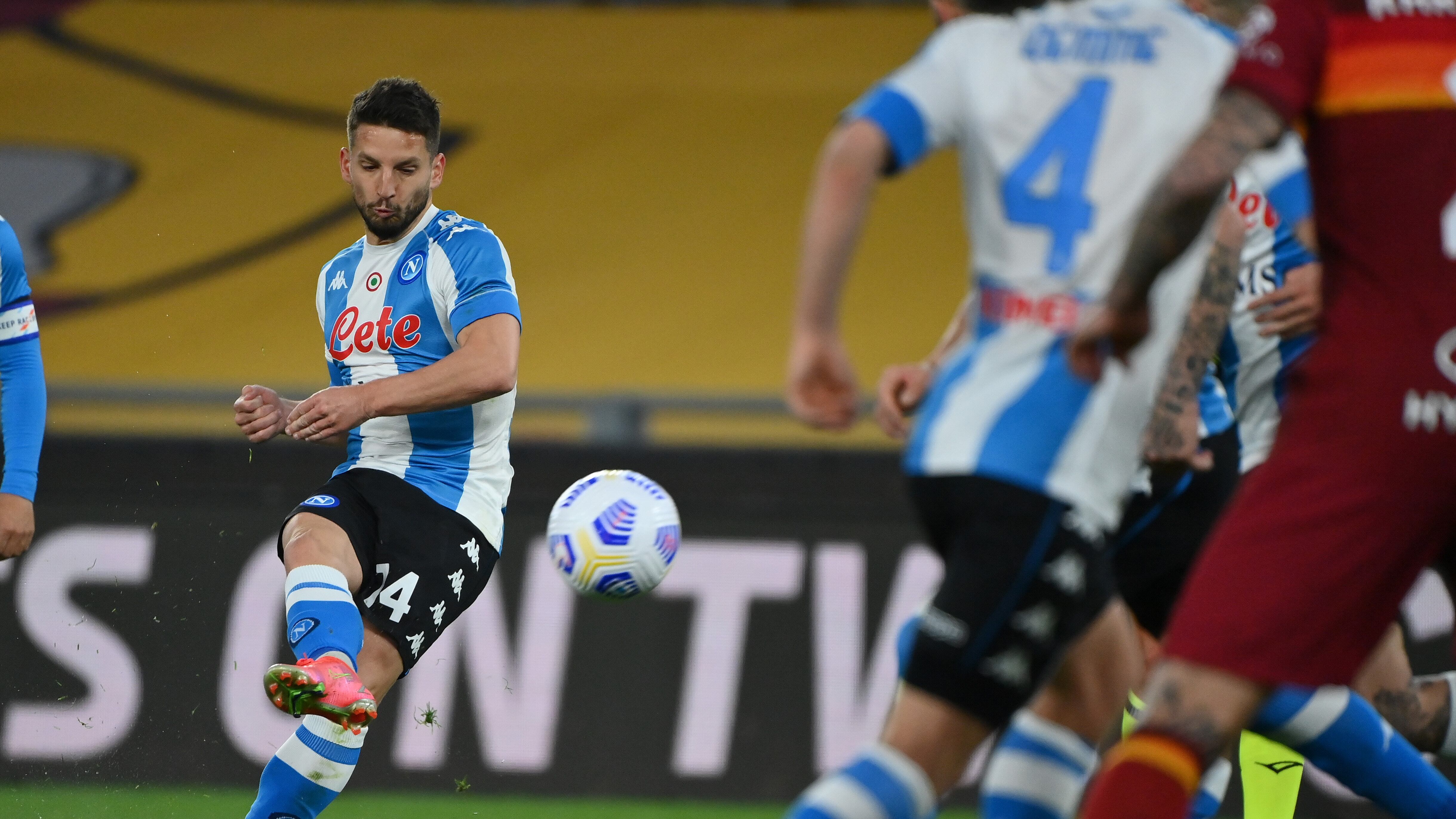 Mertens torna un gigante. Il Napoli è da Champions