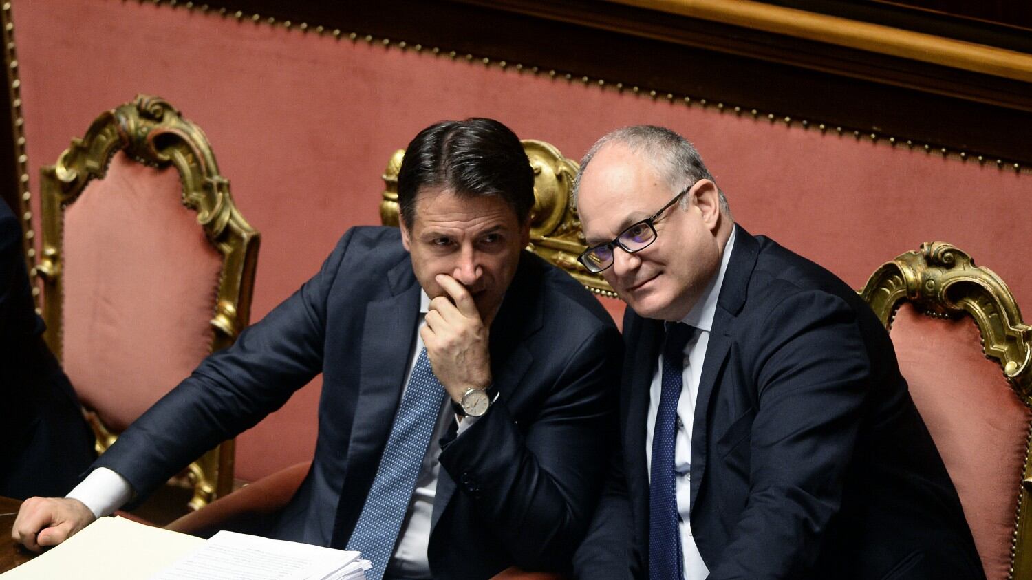 Le promesse di fine anno di Gualtieri: "Tagliamo tasse e aumentiamo stipendi"