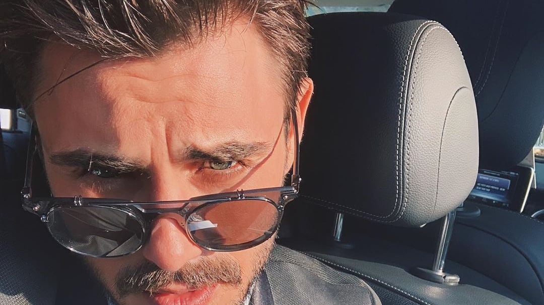Francesco Monte è sensuale a letto e la cantante Noemi apprezza