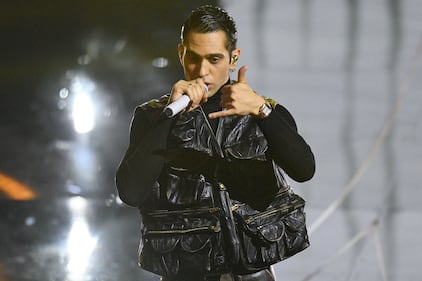 Sanremo 2024: ecco il look della prima serata del Festival di Mahmood 11