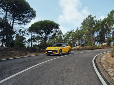 Nuova Volkswagen T-Roc, primo contatto: guarda la gallery 3