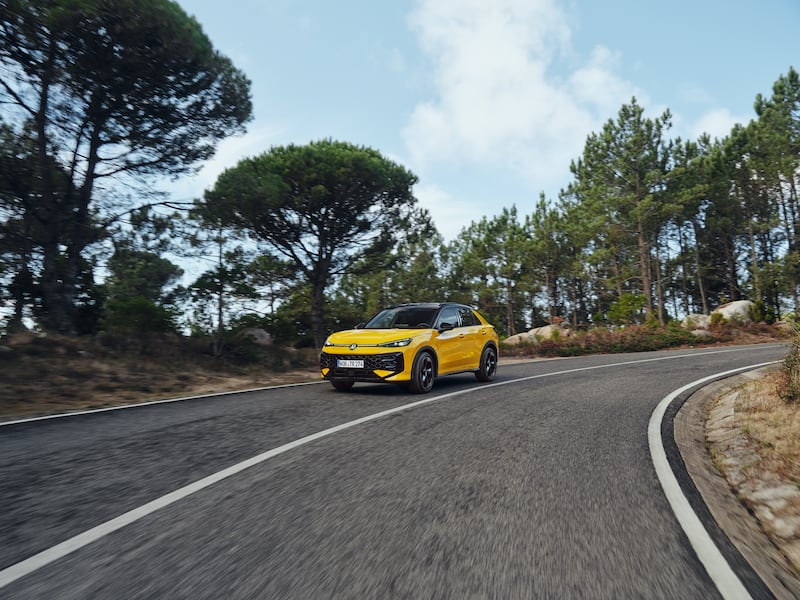 Nuova Volkswagen T-Roc, primo contatto: guarda la gallery 3