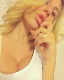 Paola Caruso sexy su Instagram e in televisione 12