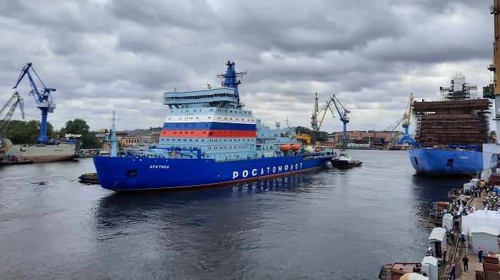 Russia, in rotta verso l'Artico la rompighiaccio più grande del mondo
