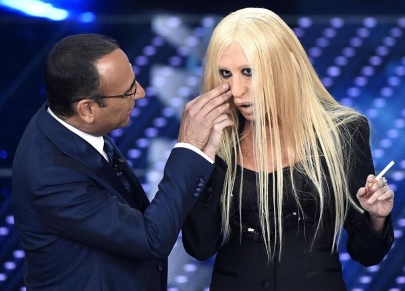 Virginia Raffaele si "trasforma" in Donatella Versace: le foto 15