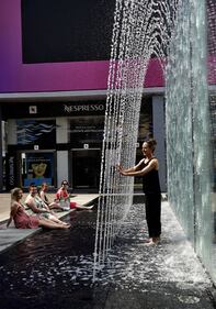 Milano: scatti dalla  fontana d'Apple in Pizza Liberty  5