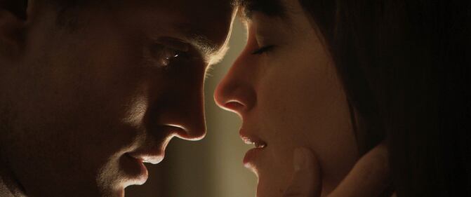 Cinquanta sfumature di grigio: scene hot 5