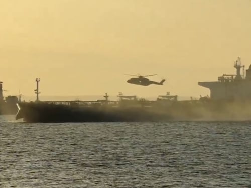 Il blitz dei Royal Marines e il sequestro della nave russa: cos'è successo nel Canale della Manica