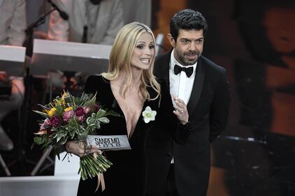Sanremo 2018, il fascino di Michelle Hunziker 14
