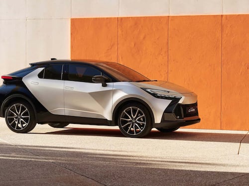 Toyota C-HR 2023, guarda tutte le foto