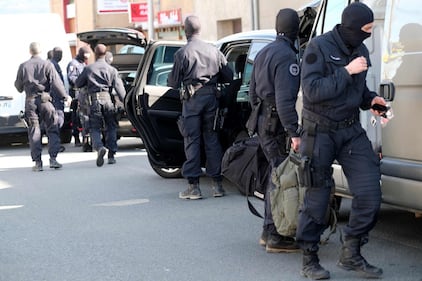 I gendarmi entrano in azione a Trèbes 1