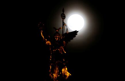 Superluna, le immagini più belle dal mondo 12