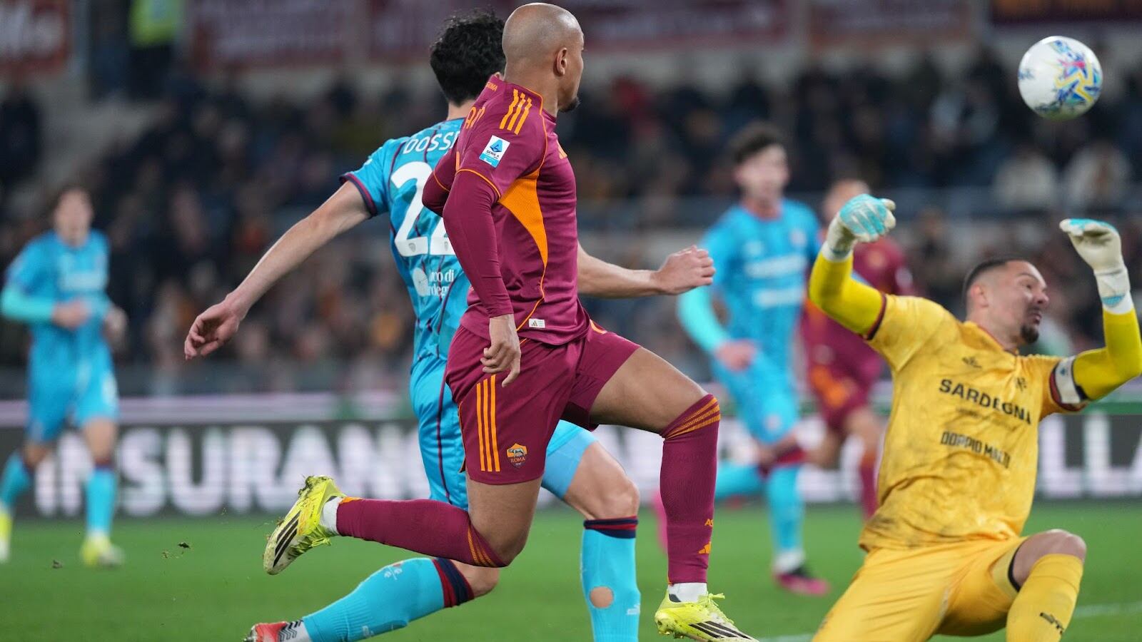 Super Malen, la sua doppietta consente alla Roma di battere 2-0 il Cagliari