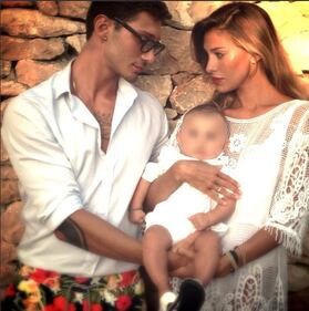 Quadretto familiare per Belen 1