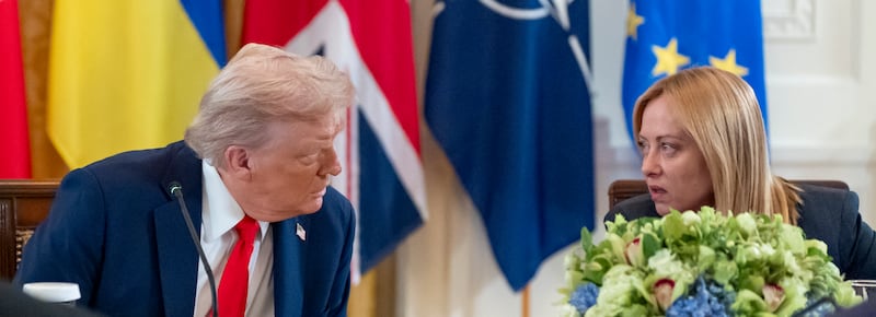 Alleata, non sottomessa. Così l’Italia di Giorgia davanti al mondo Maga. Due anni di alti e bassi