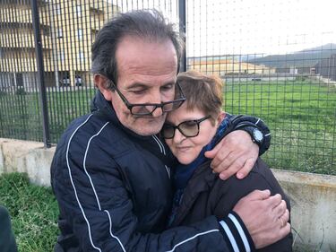Zuncheddu torna libero dopo 33 anni di carcere, l'intero paese ad accoglierlo: le immagini 8