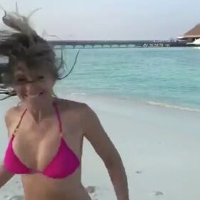 Liz Hurley, balletto bollente sui social 1