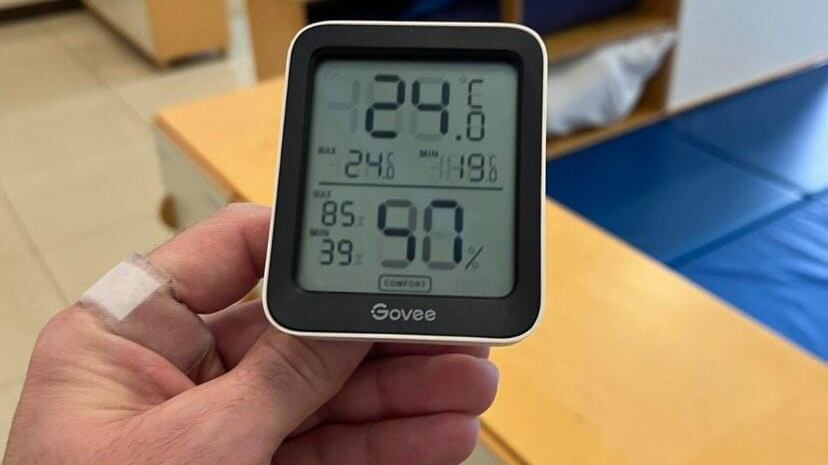 "Nell'aula consiliare temperature tropicali...". Ma a Milano ci sono i limiti per l'inquinamento