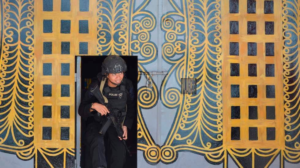 Indonesia, maxi evasione dal carcere: oltre 100 detenuti in fuga