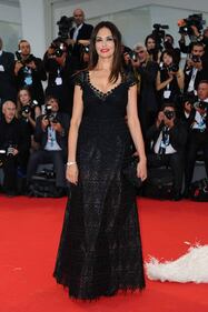 Venezia 72, Maria Grazia Cucinotta meravigliosa sul red carpet 2