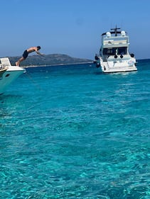 Stefano De Martino, vacanze in Corsica 11