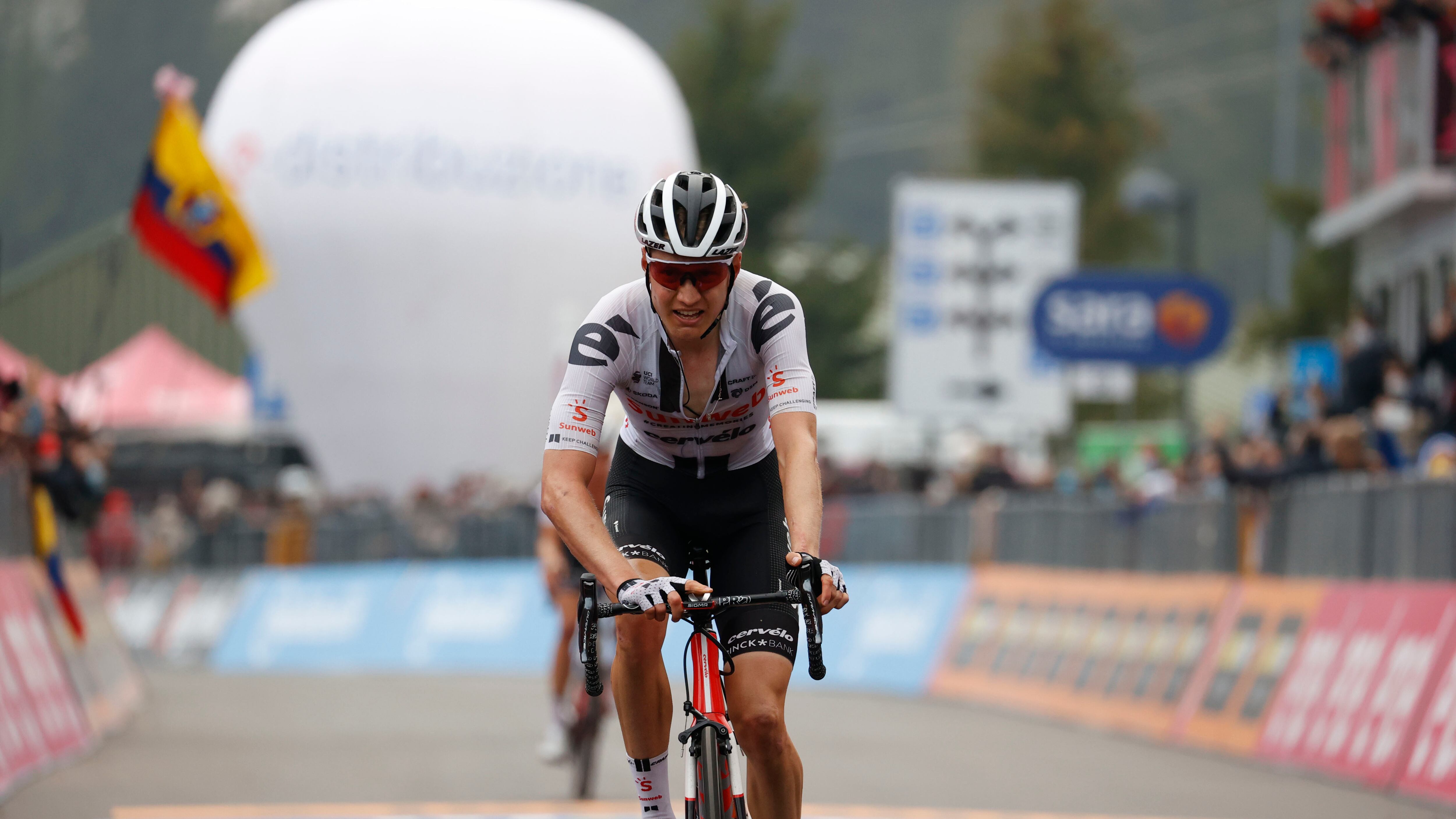 Ciclisti ammutinati, Giro in ostaggio