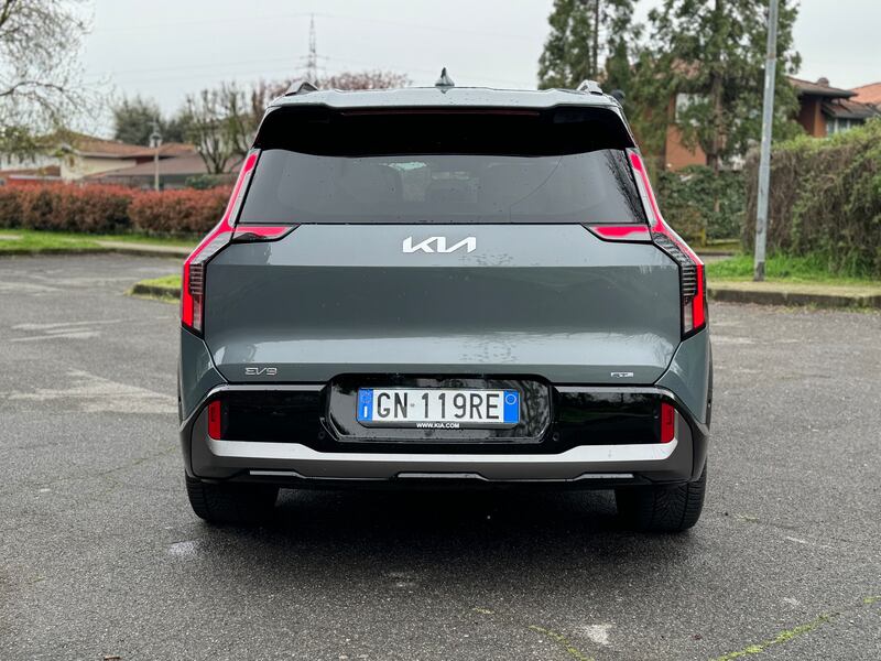 Kia EV9 AWD: guarda la gallery del SUV elettrico 7 posti super tecnologico 9