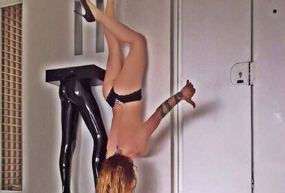 Naike Rivelli: lato b bollente sui social 1