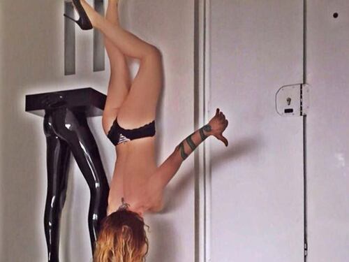 Naike Rivelli: lato b bollente sui social