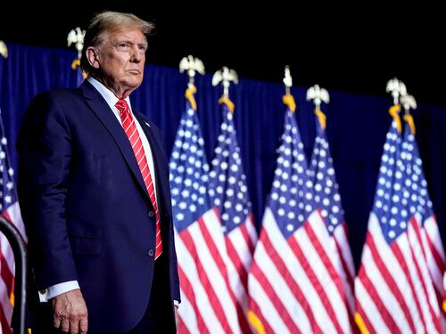Trump nell'angolo. Non trova i soldi per la multa milionaria