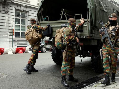 Bruxelles, fermata auto con due bombole a gas: "A bordo un terrorista"