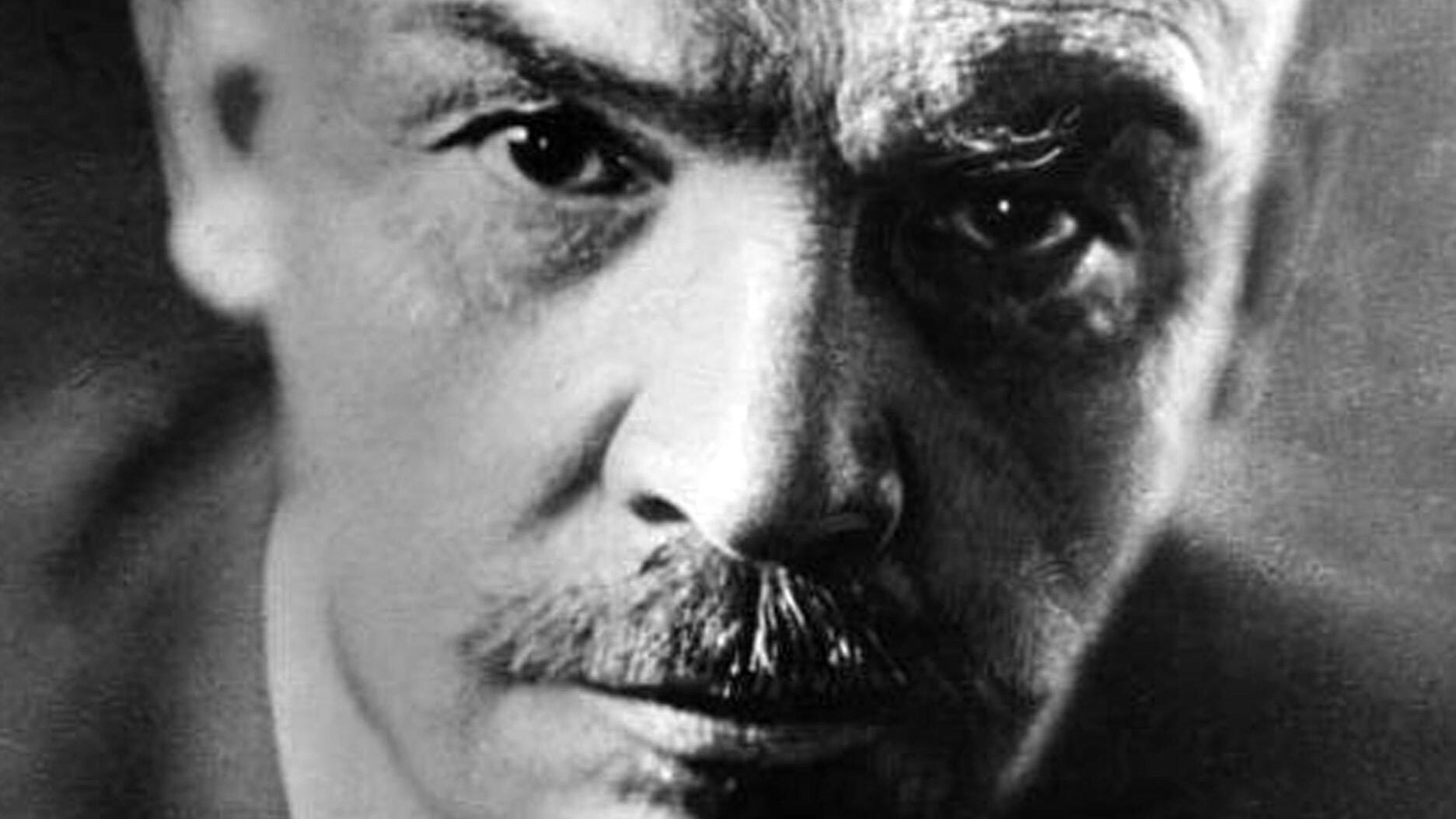 Così l'elegante vestito di Lenin (morto) divenne un'epopea e un segreto di Stato