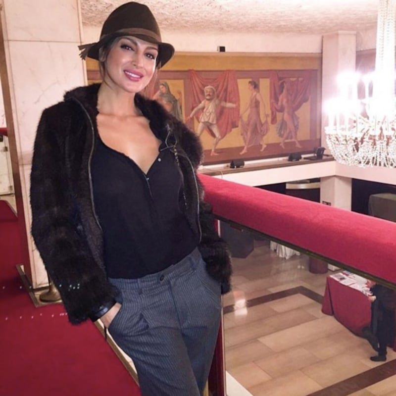 Cristina Buccino, gli scatti sexy 9