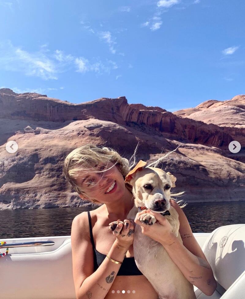 Miley Cyrus, il viaggio nel deserto: foto 5