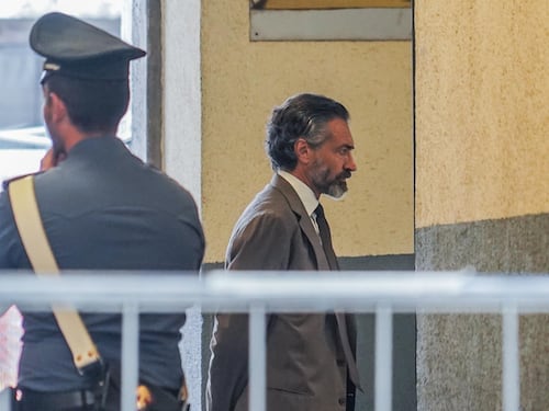 Quel "taglia e cuci" delle chat divulgate per incastrare il costruttore Catella