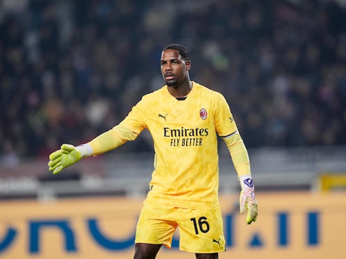 Se il mercato è... da non credere. Ma il Milan rischia di perdere Maignan