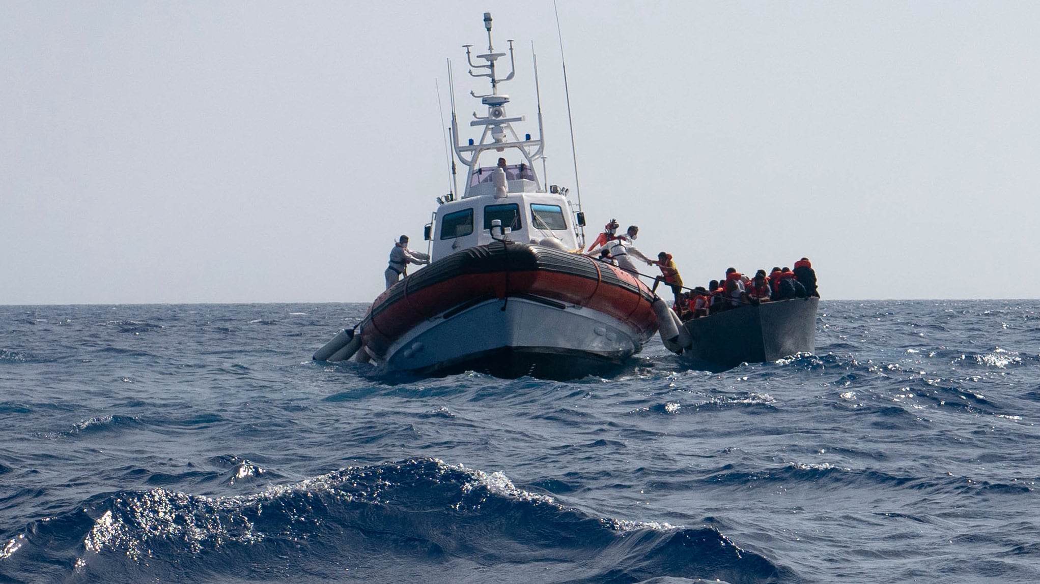 "Malta? Ci dice di andare in Germania". E le Ong ci portano quasi 500 migranti