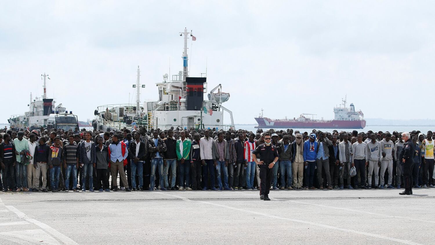 A 13 anni fugge dall'Egitto verso l'Italia per curare il fratellino