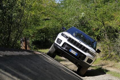 Jeep Grand Cherokee 4xe: guarda tutte le foto 18